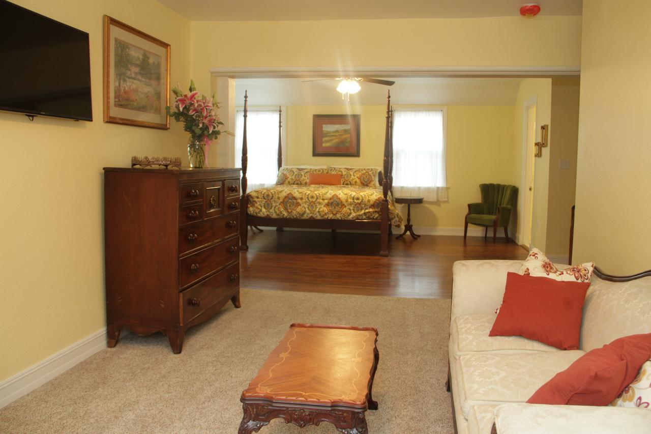 The Oaks Bed And Breakfast ซัลเฟอร์สปริงส์ ภายนอก รูปภาพ
